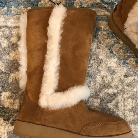 Ugg Women's Sundance Waterproof Boots size 5.5 - Picture 7 of 12
